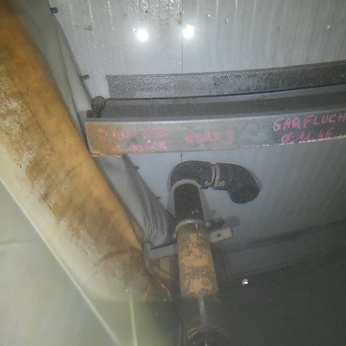 Sprinklertank-Inspektion: Stahltank, 5 Jahre – Rohrbuendel Korrosion Sedimente Bodensicht